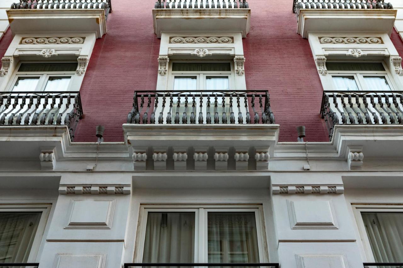 Petit Palace Plaza De La Reina Valencia Bagian luar foto