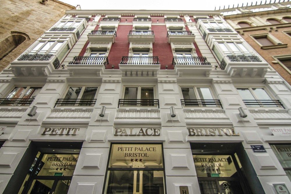 Petit Palace Plaza De La Reina Valencia Bagian luar foto